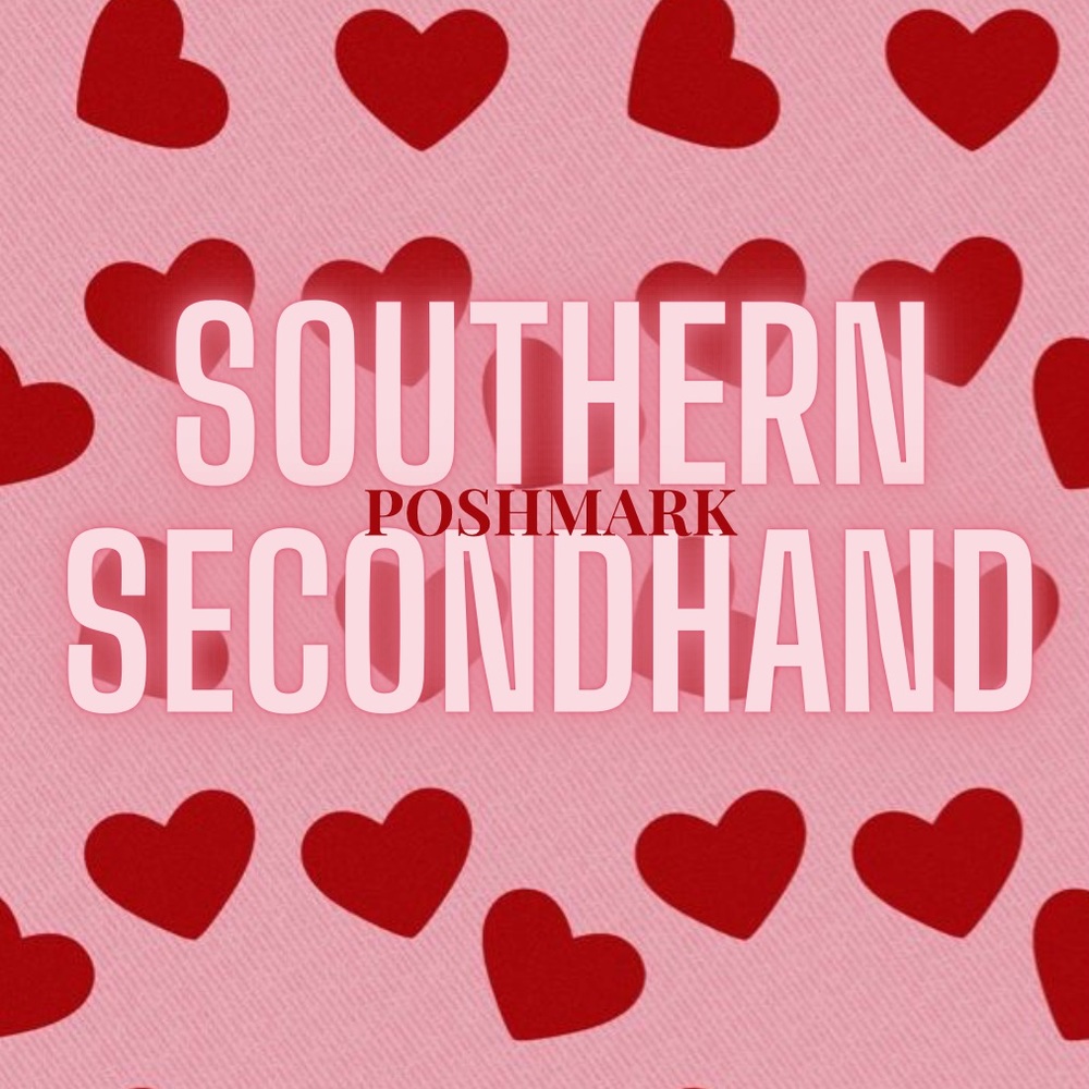 MEET YOUR POSHER, SAVANNAH❤️🤍🩷